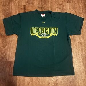 VINTAGE NIKE CENTER SWOOSH CHECK OREGON DUCKS T-SHIRT FOOTBALL MENS LARGE
